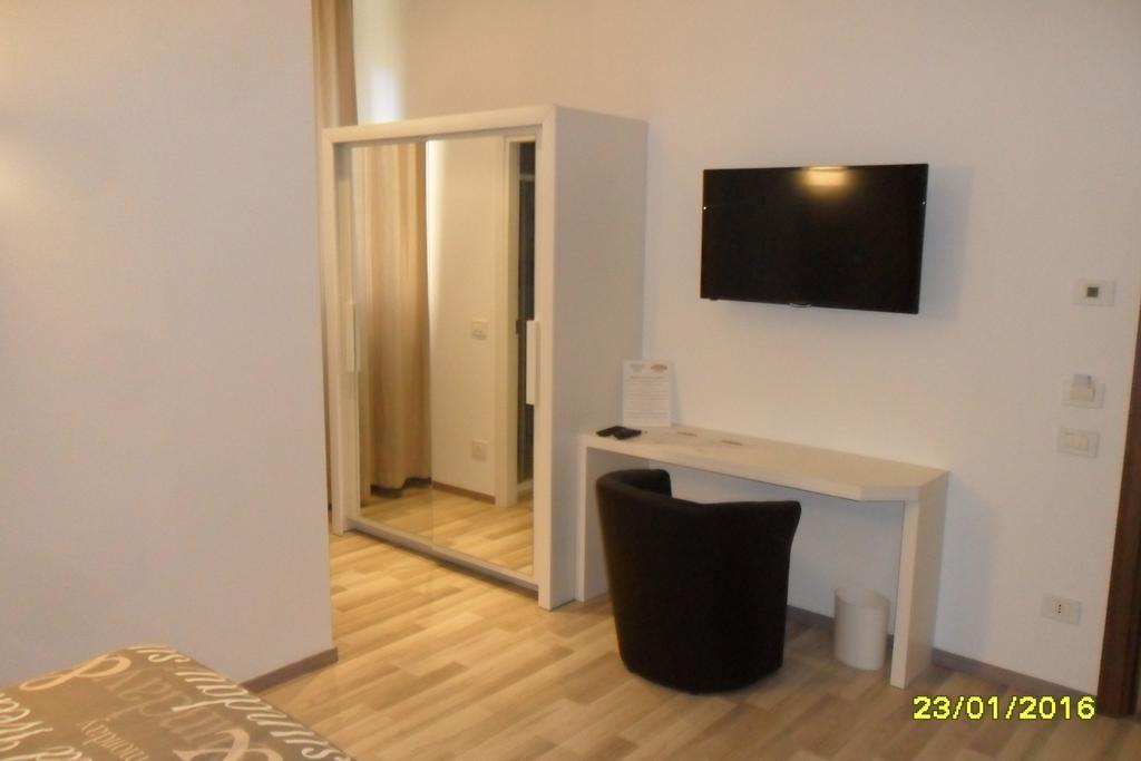 Location Lory Hotel Busto Arsizio Exterior photo